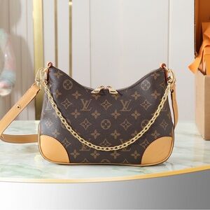 Louis Vuitton Monogram Shoulder Bag with Gold Chain
